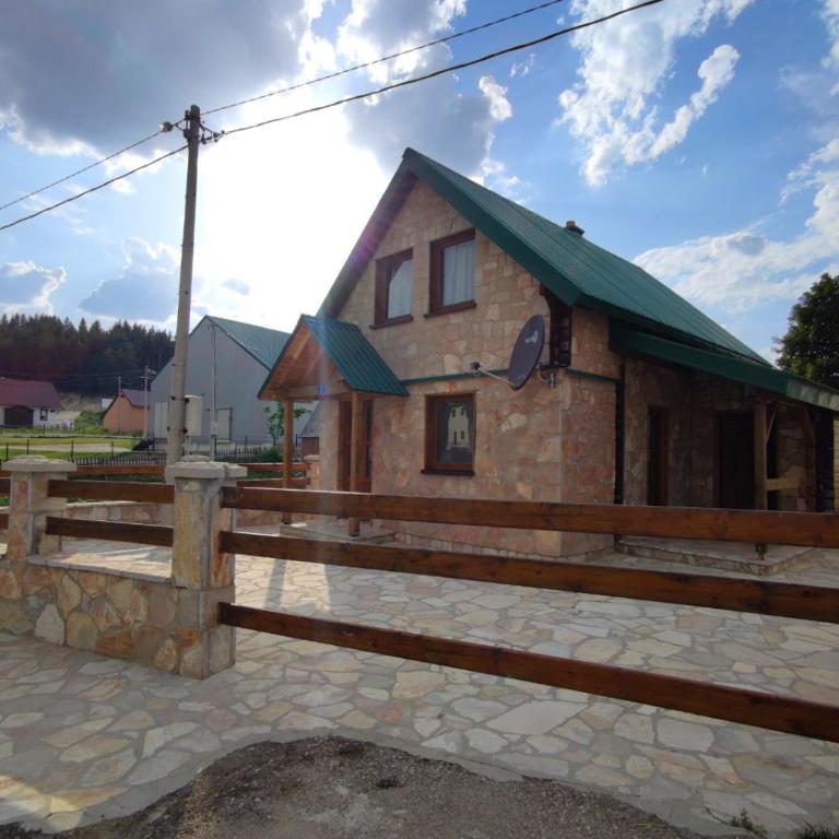 Guesthouse MG - Three-Bedroom House - 8