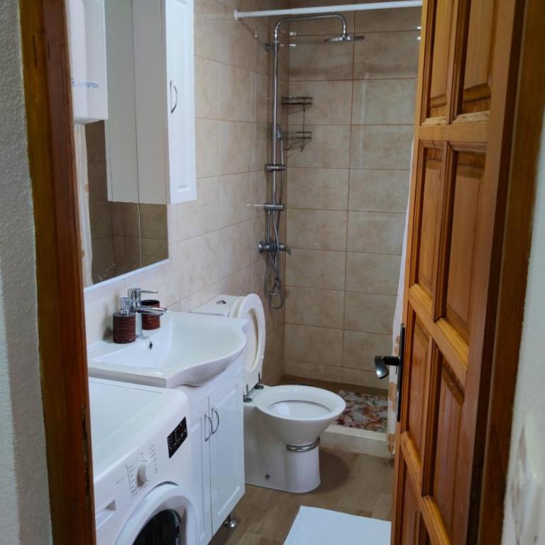 Guesthouse MG - Three-Bedroom House - 22