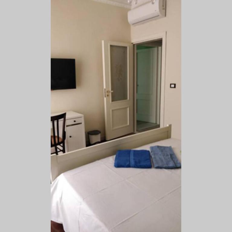 Adriano's House Catania Cathedral First floor - Appartamento con 3 Camere da Letto - 7