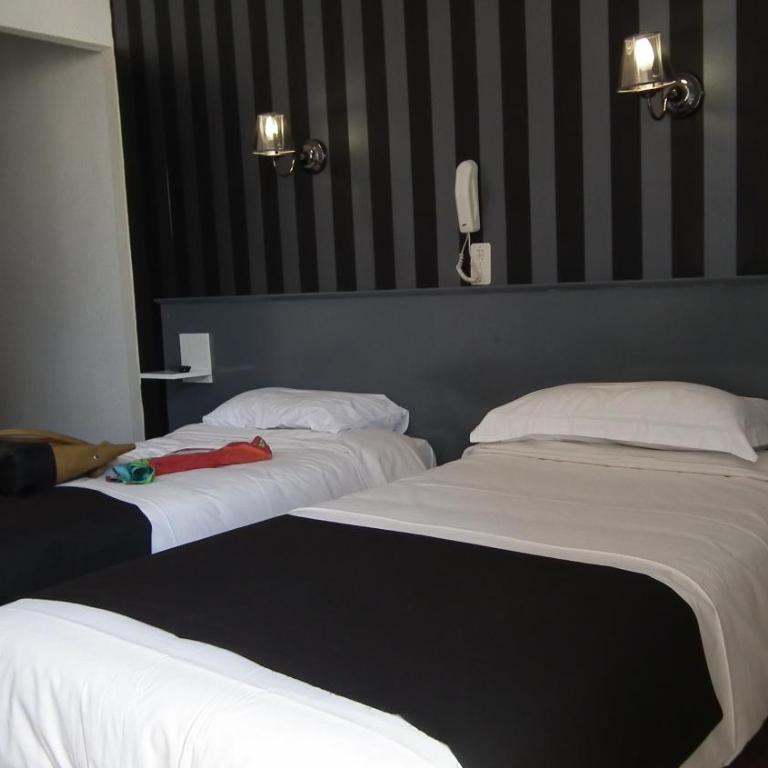 Hôtel des Pays Bas - Twin Room - 8