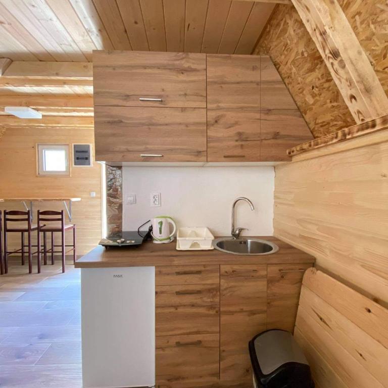 TARA BUNGALOV - One-Bedroom House - 6