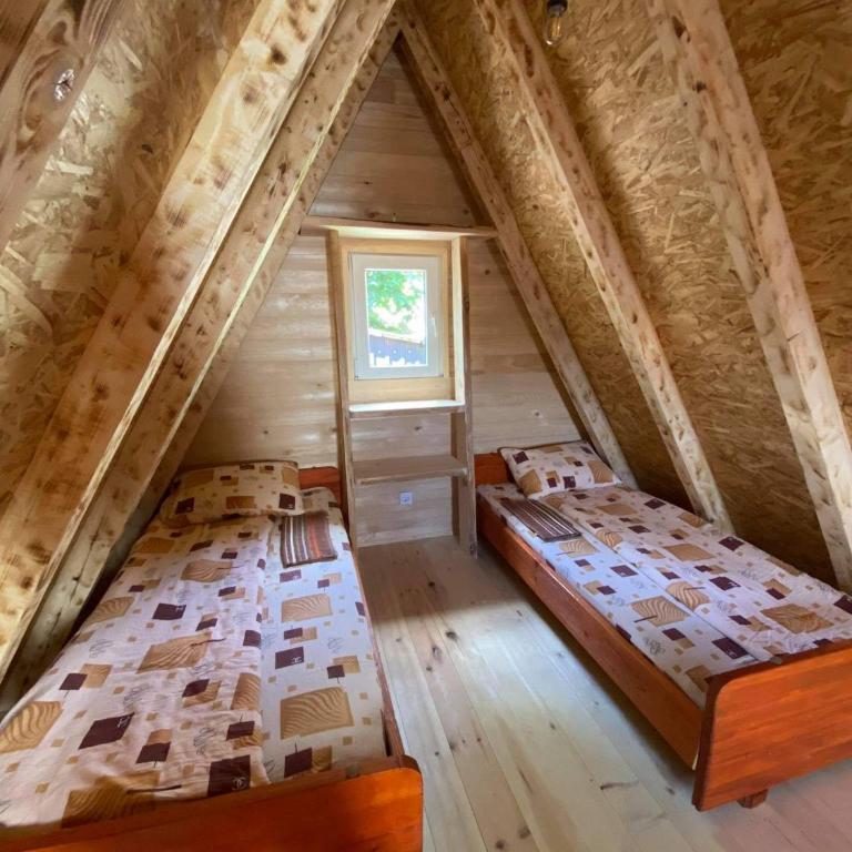 TARA BUNGALOV - One-Bedroom House - 8