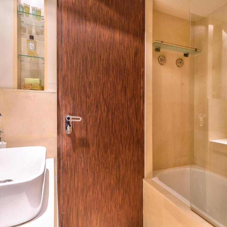 Designed Studio with AC-Terrasse Vue Tour Eiffel - Appartement 1 Chambre - 13