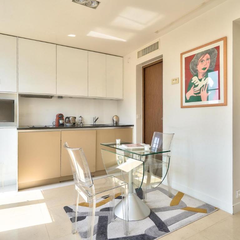 Designed Studio with AC-Terrasse Vue Tour Eiffel - Appartement 1 Chambre - 11