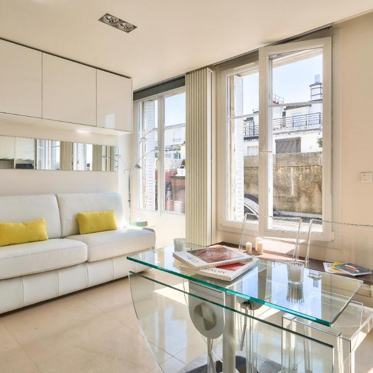 Designed Studio with AC-Terrasse Vue Tour Eiffel - Appartement 1 Chambre - 3