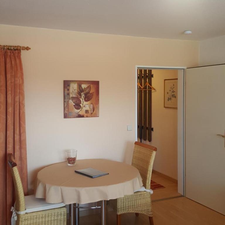 Fewo FRIADO im Ferienpark OA - ohne Zusatzkosten nach Anreise - mit Hallenbad, W-Lan, PKW-Garage, Kurtaxe mit Allgäu-Walser-Pass, Bett- und Handtuch-Wäsche sowie End-Reinigung - One-Bedroom Apartment - 34