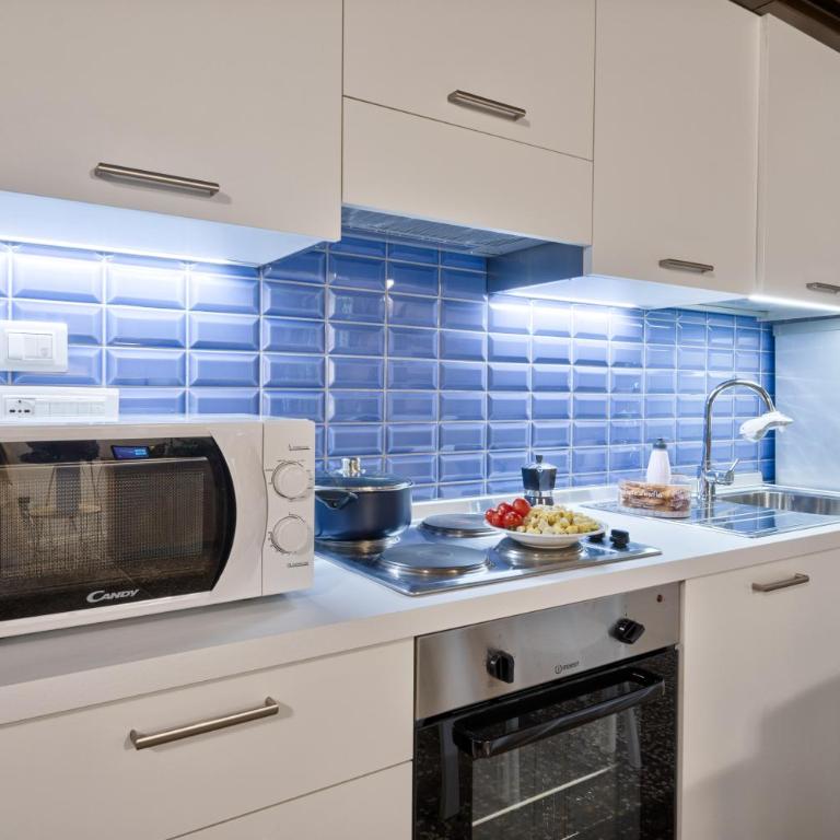 Apartments to Art - Loft - 9