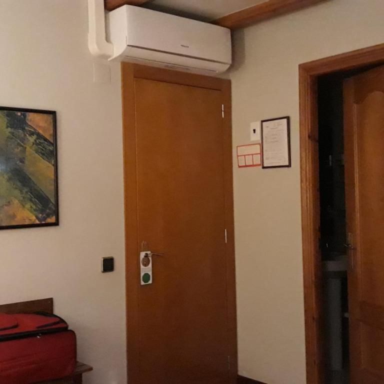 Hotel Aragüells - Habitación doble 1 cama - Buhardilla - 5