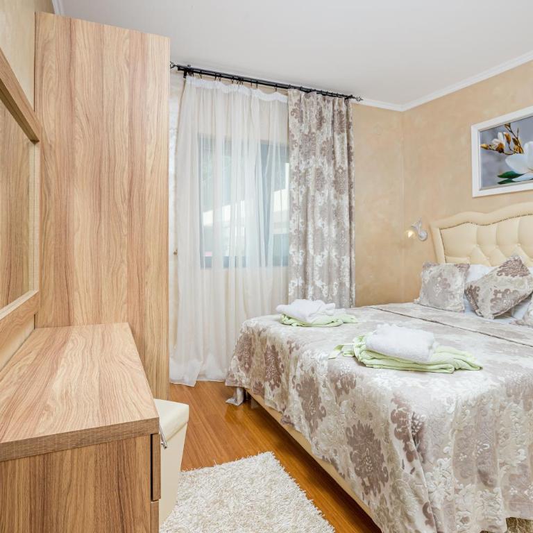 Dekaderon Lux Apartments - Two-Bedroom Apartment - 19