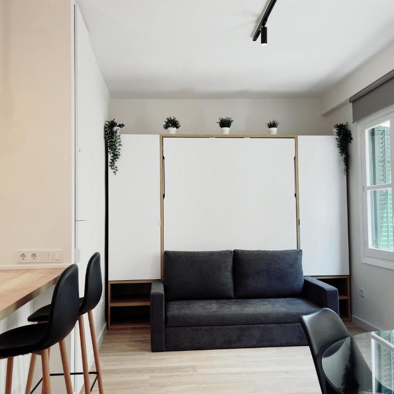 Town Hall Suite - One-Bedroom Apartment - 14