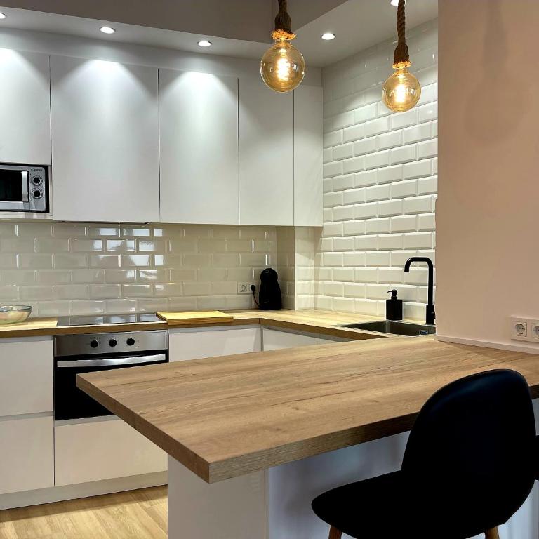 Town Hall Suite - One-Bedroom Apartment - 8
