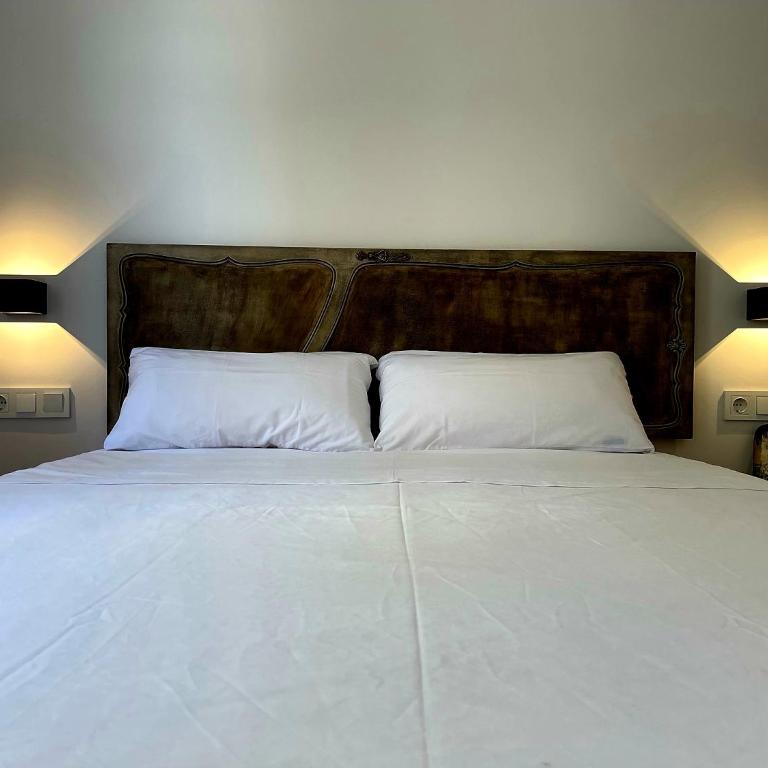Town Hall Suite - One-Bedroom Apartment - 24