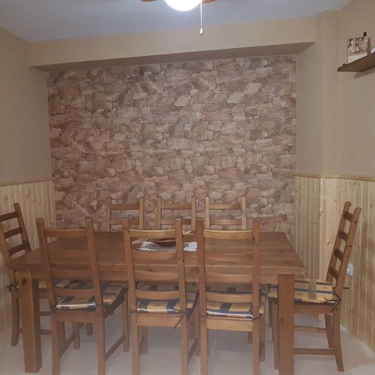 VikerBIESCAS - Three-Bedroom Apartment - 13