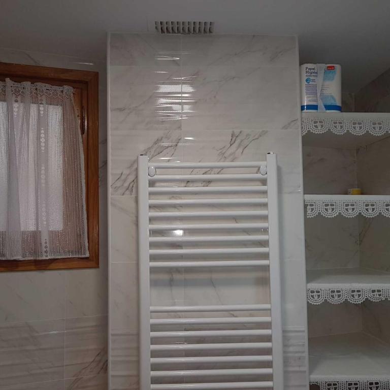 VikerBIESCAS - Three-Bedroom Apartment - 11