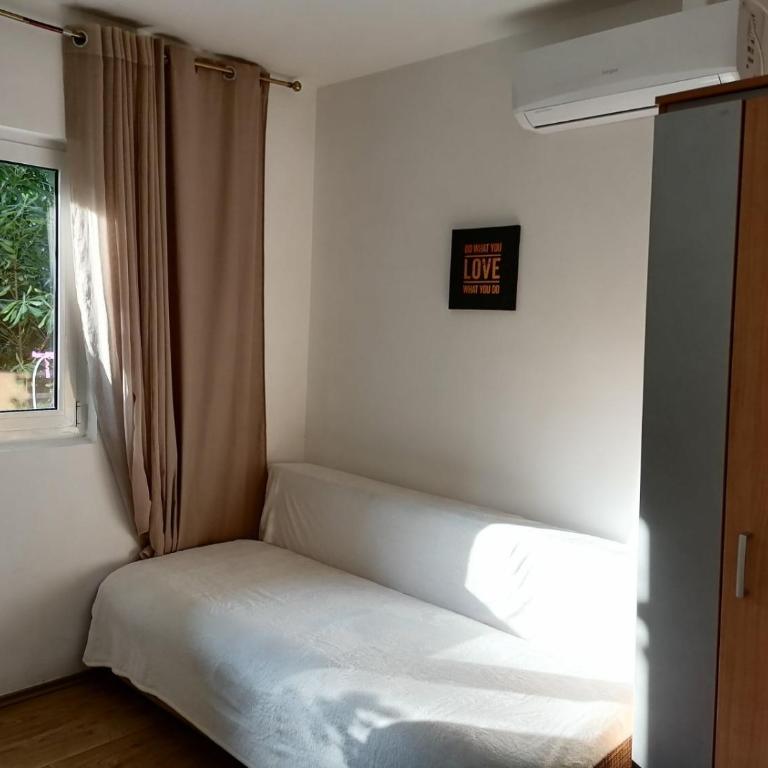 Candy apartment central location Bečići - One-Bedroom Apartment - 6