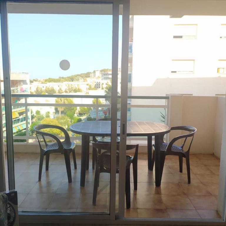 Cap Salou Apartment - Two-Bedroom Apartment - 12