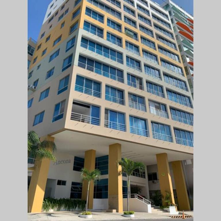 Hermoso Departamento Amueblado frente al mar - Apartamento de 3 dormitorios - 5