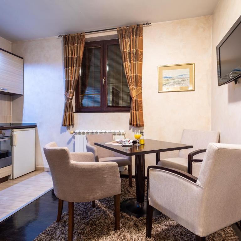 Guest House Vila Bajka - Apartman s 1 Spavaćom Sobom i Terasom - 2