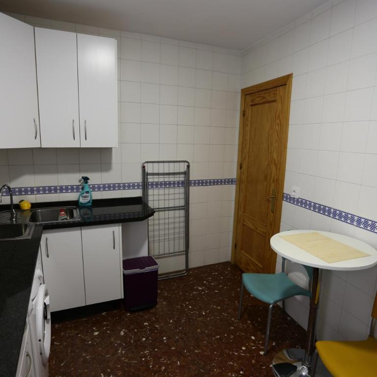 Calle San Basilio - Patios. Aparcamiento gratis - Apartamento de 2 dormitorios - 11