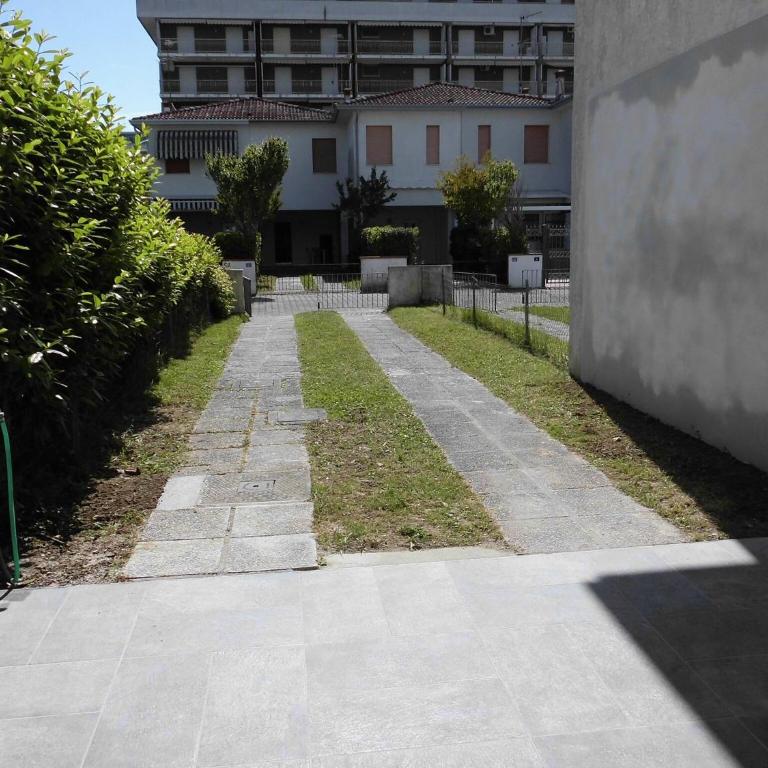 Terraced house with private garden - Villa - 17