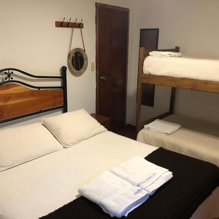 Hostería Zapallar - Habitación Cuádruple con baño privado - 3