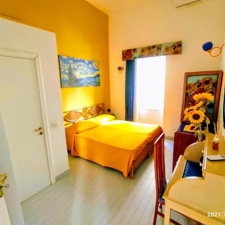 Napoli naif - Camera Matrimoniale/Doppia con Letti Singoli con Bagno Privato - 4