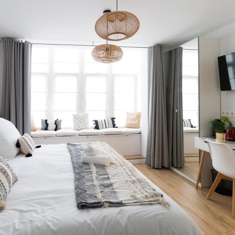 Bilbao Art Lodge Staynnapartments - Superior Double or Twin Room with City View - 1
