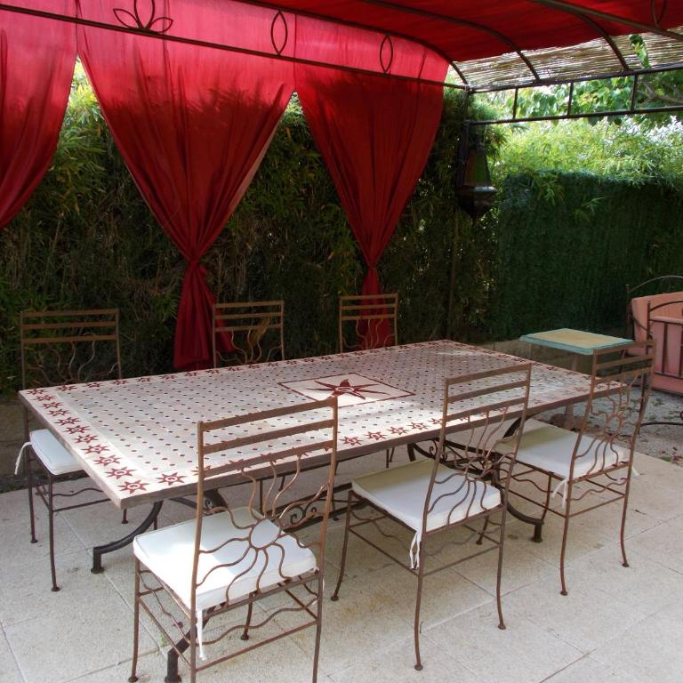 Aux Amandiers - Chambre Lit King-Size - Vue sur Jardin - 27