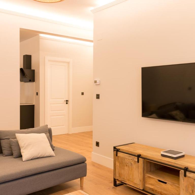 Zabalburu - Three-Bedroom Apartment - 2