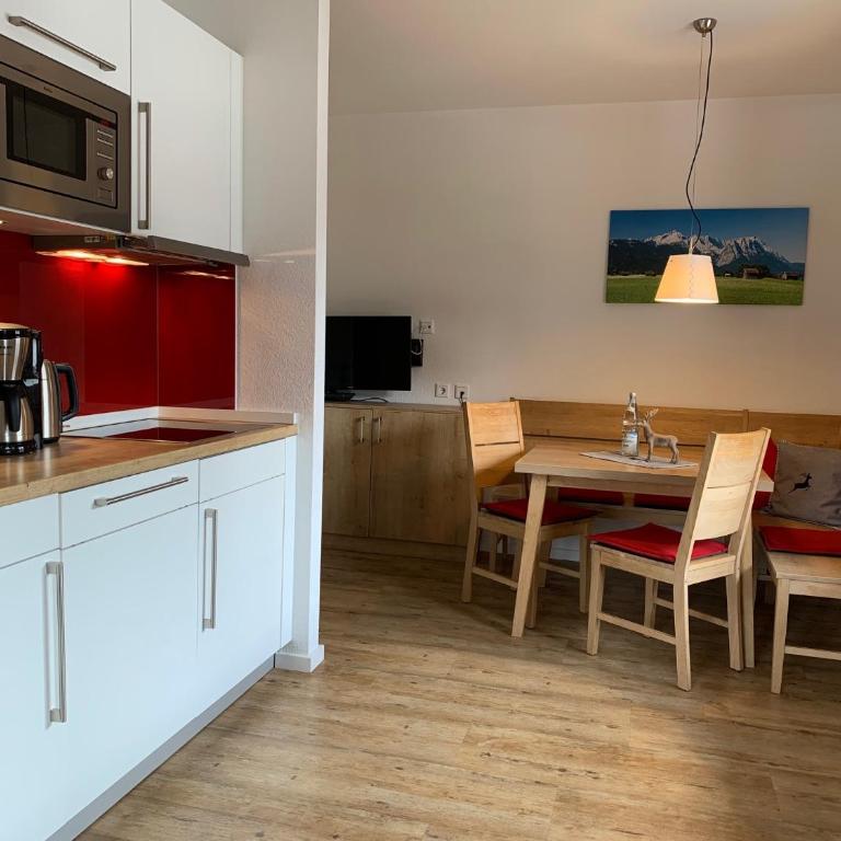 BSW Ferienwohnungen Garmisch - Deluxe Apartment - 1