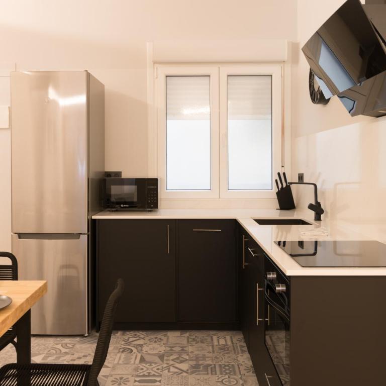Zabalburu - Three-Bedroom Apartment - 10