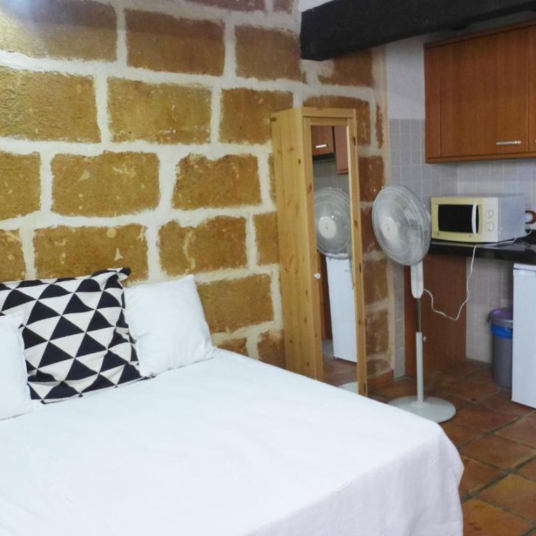 No.5B - Lovely Studio Apt with A/C in the centre of the old town - Apartamento - 4