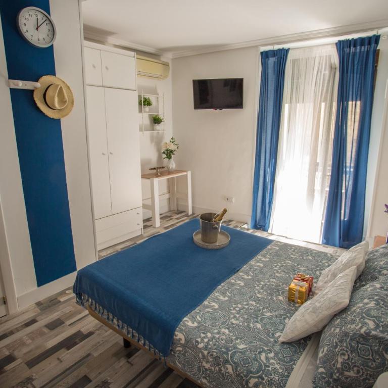 Fuencarral Adeco - Double Room with Extra Bed - 14