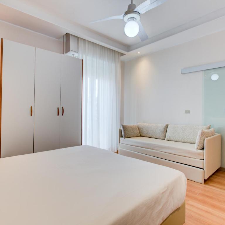Sympathy Family Hotel - Superior Quadruple Room - 16