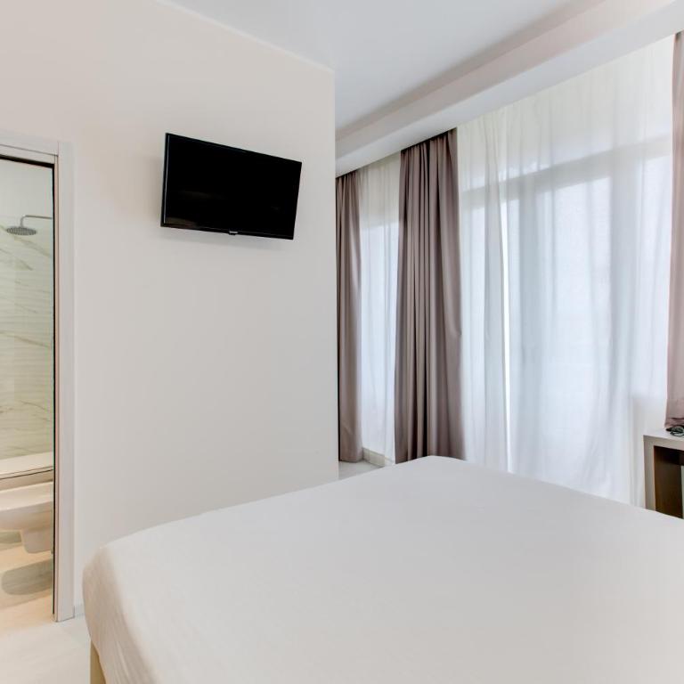 Sympathy Family Hotel - Junior Suite - 2