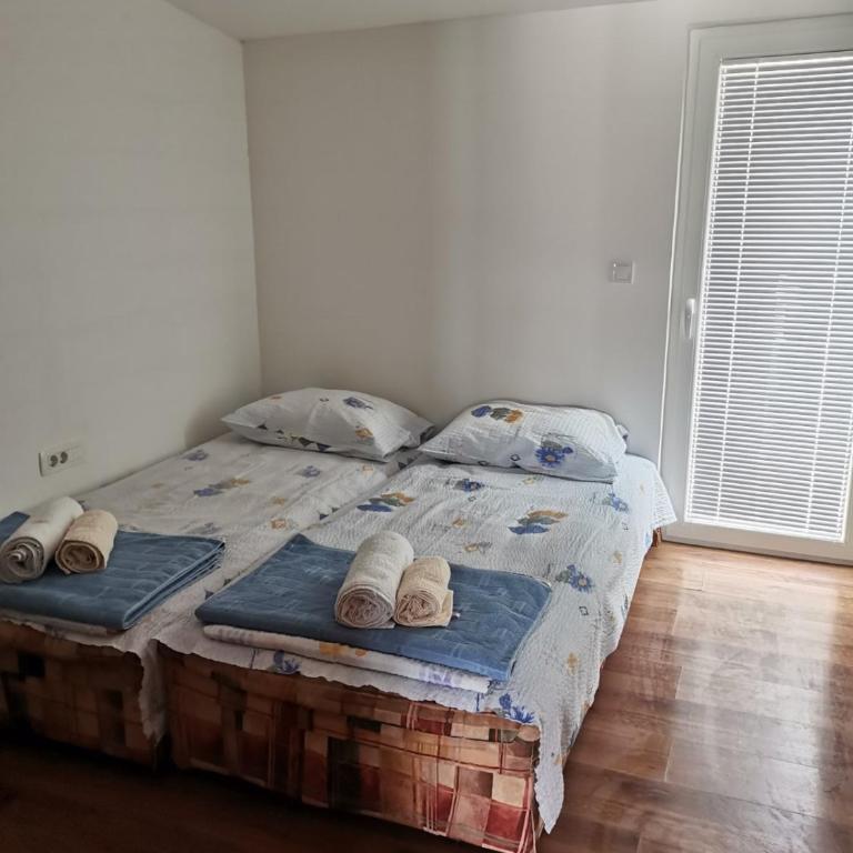 Apartments Zora i Veselin - Two-Bedroom Apartment - 6