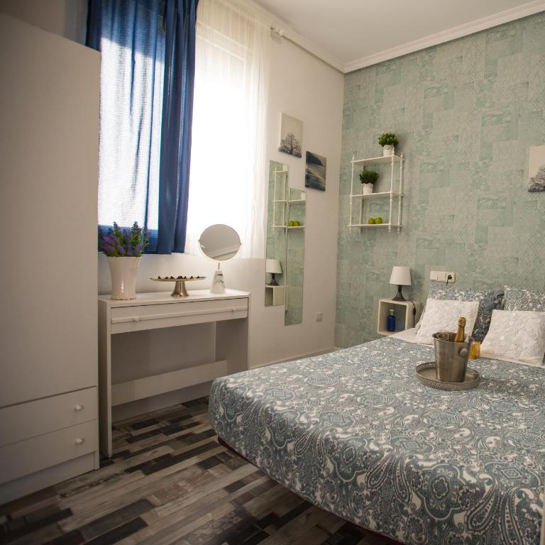 Fuencarral Adeco - Small Interior Double Room - 6