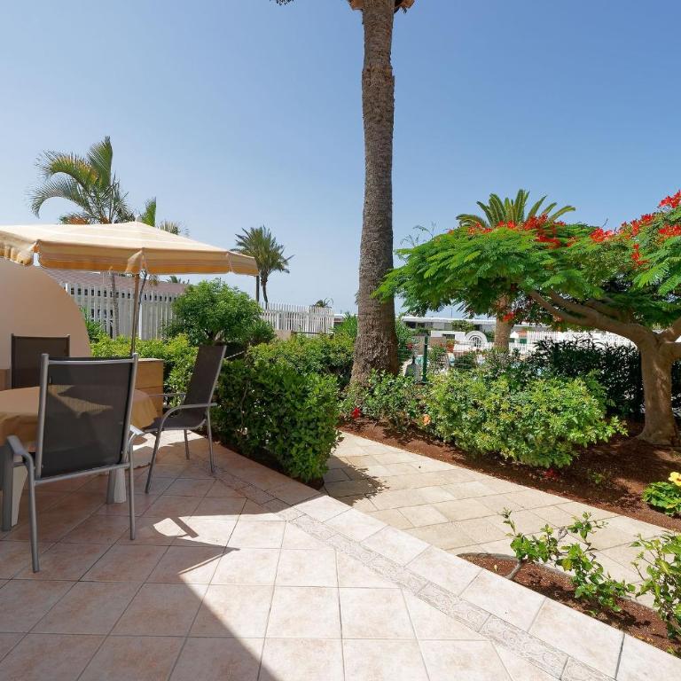 Bungalows Granada Beach - Apartamento con vistas a la piscina - 1