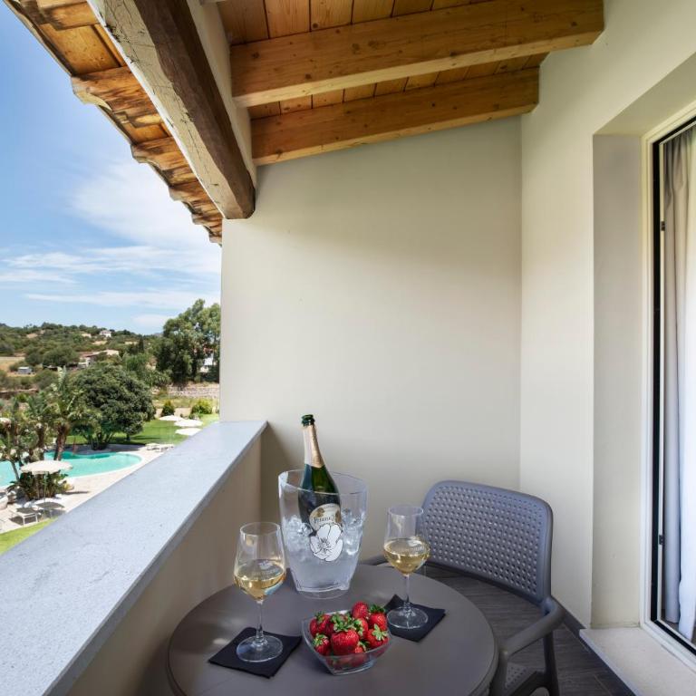 Hotel San Teodoro - Camera Matrimoniale/Doppia con Letti Singoli con Vista Piscina - 2