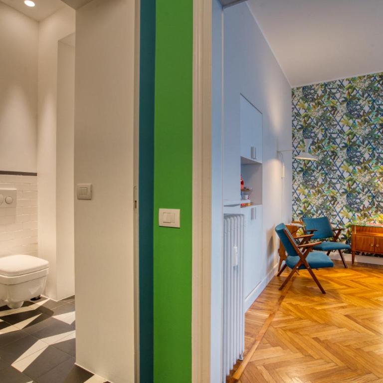 GuestHost - Dimora Claudia Luxury Rooms - King Room with Balcony - 11