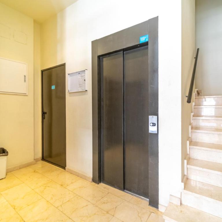 MyFlats Luxury Navas - Three-Bedroom Apartment - 33