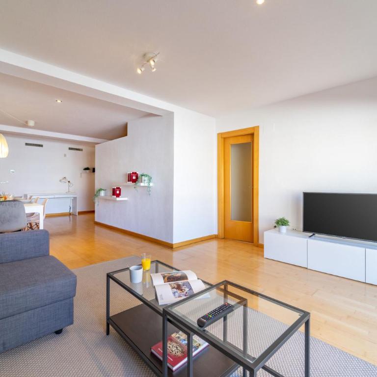 MyFlats Luxury Navas - Apartment with Balcony - 6