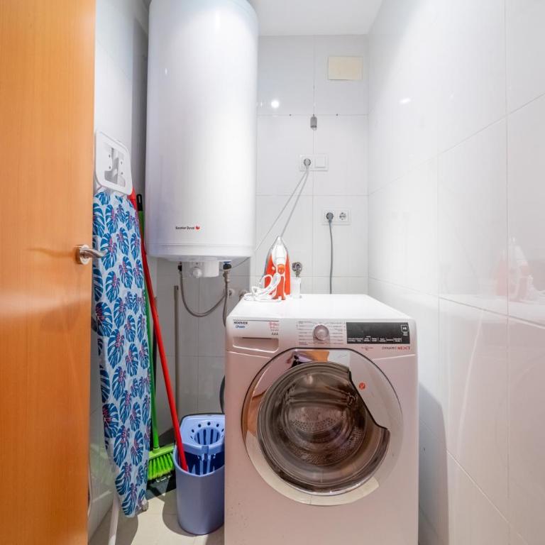 MyFlats Luxury Navas - Three-Bedroom Apartment - 30