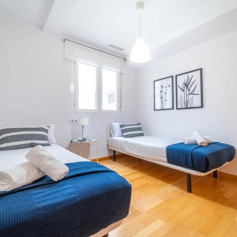 MyFlats Luxury Navas - Three-Bedroom Apartment - 21