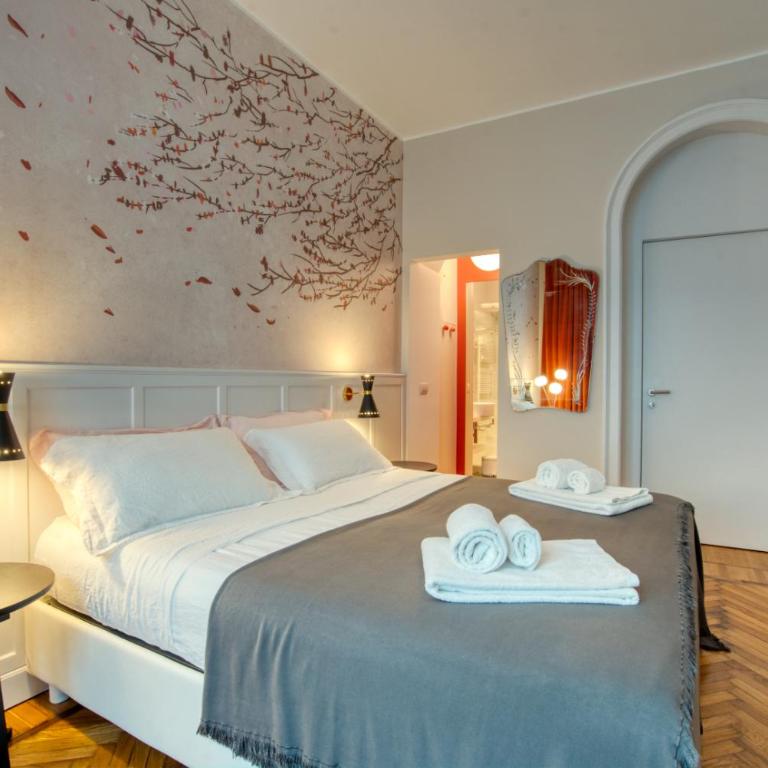GuestHost - Dimora Claudia Luxury Rooms - Deluxe Double Room with Balcony - 6