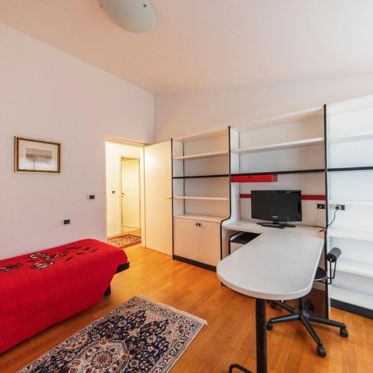 Hotel Centrale - Appartamento con Terrazza e Vista Lago - 9