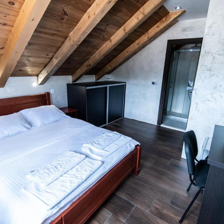 Hotel Enigma - Double Room - 4