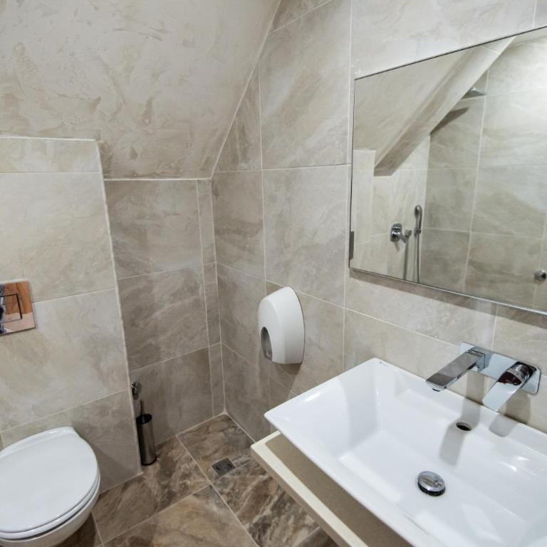 Hotel Enigma - Double Room with Balcony - 5