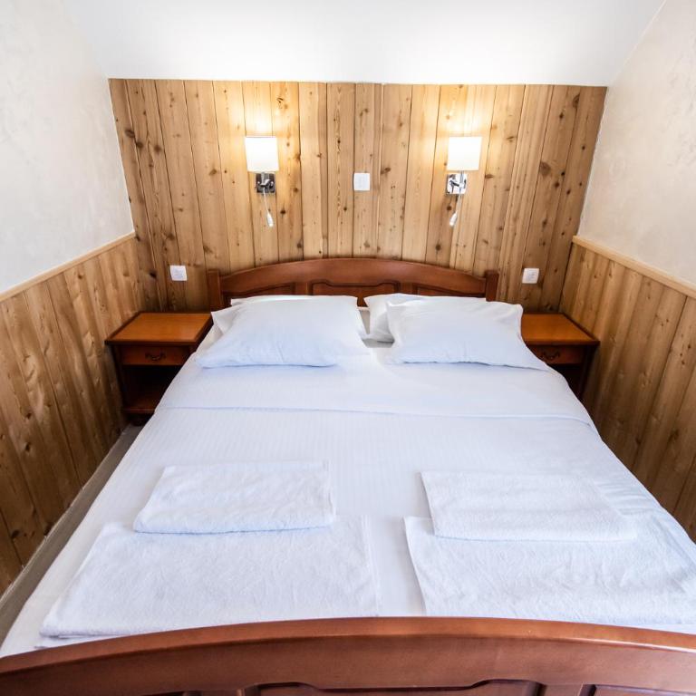 Hotel Enigma - Double Room with Balcony - 4