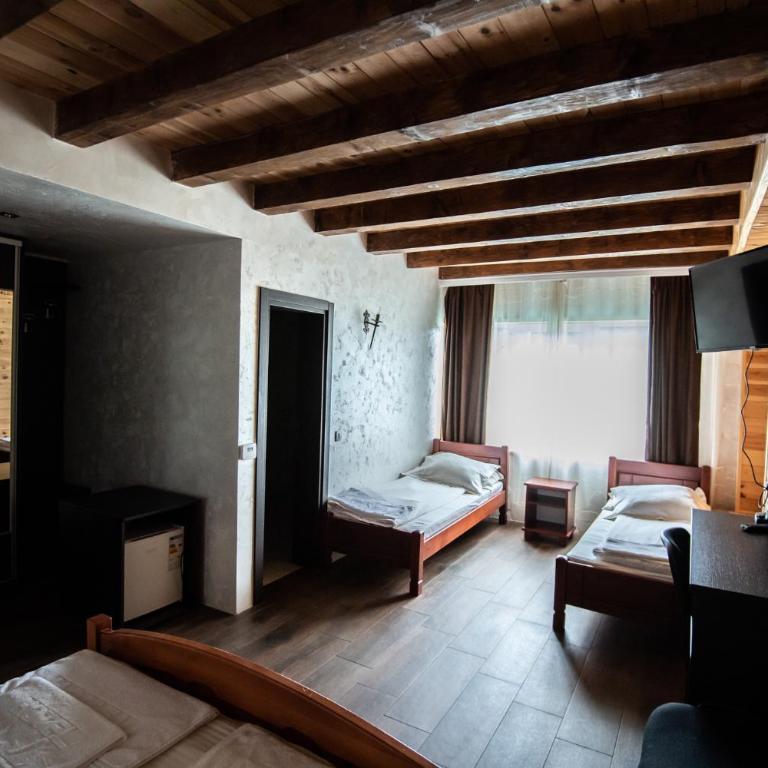 Hotel Enigma - Quadruple Room - 5